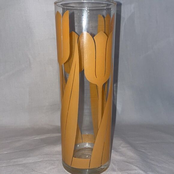 Vintage Tall tulip glass - Picture 2 of 3